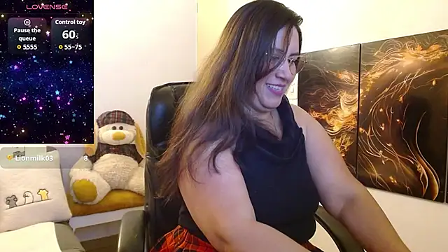 amalia brunette online show from December 14, 12:49 am