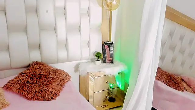 BeckyRusso online show from January 29, 12:56 pm