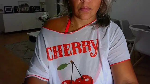 sarametisse26 online show from September 25, 7:01 am