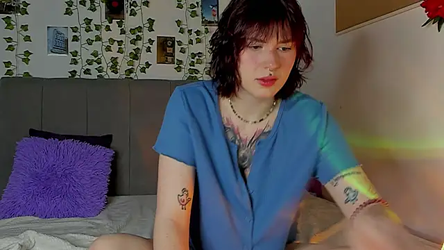 miss Lizzy online show from December 21, 1:15 am