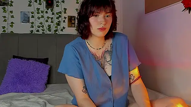 miss Lizzy online show from December 21, 4:19 am