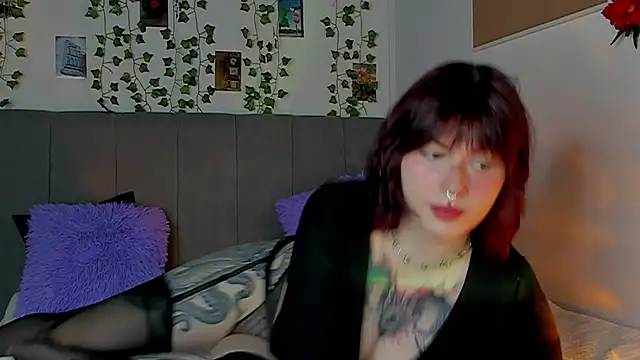 miss Lizzy online show from January 17, 1:25 am