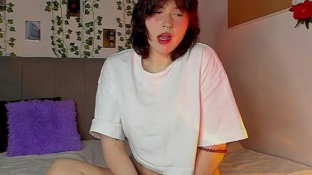 miss Lizzy online show from February 27, 1:16 am