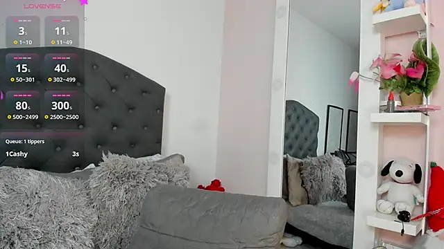 cutewhitneyr online show from March 10, 11:53 am