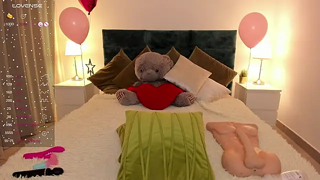 missAngellina online show from March 18, 1:43 am