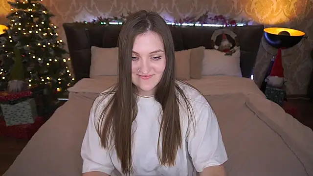 EmmyCharmm online show from January 1, 1:05 pm