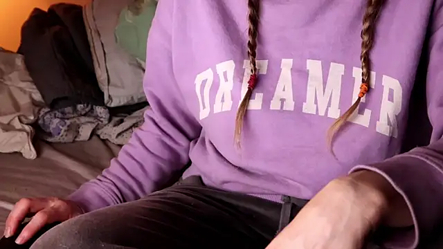 xxpixeyxx online show from March 7, 12:01 pm