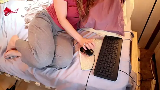 xxpixeyxx online show from September 30, 4:23 pm