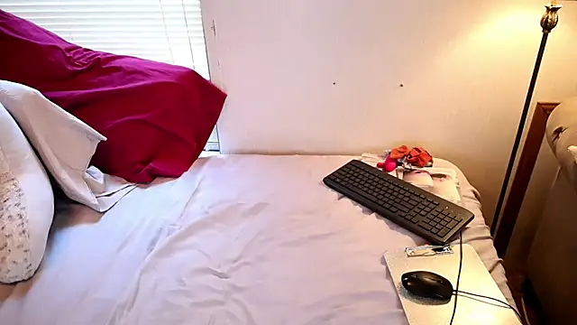 xxpixeyxx online show from October 13, 2:50 pm