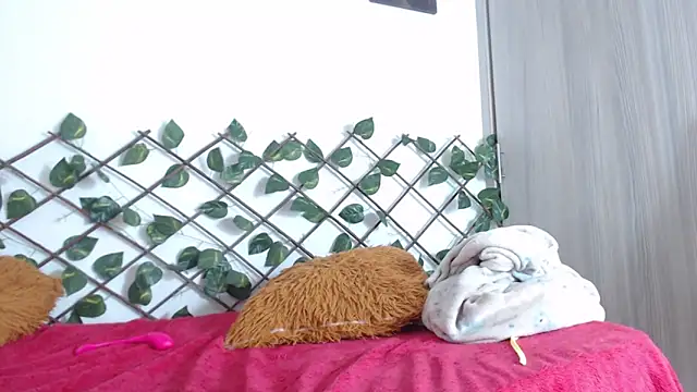 Snapshot of Latina_BigBoobs chatting on March 2, 2:43 pm Latina BigBoobs online show from March 2, 2:43 pm