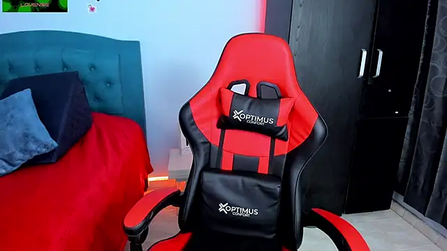 charlotee lovee69 online show from March 10, 12:29 am