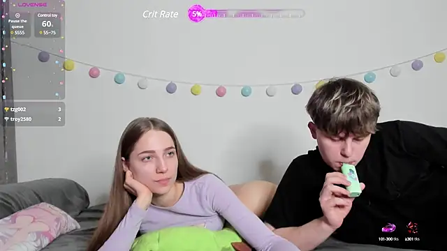 Emily and Ilumi online show from January 15, 2:13 pm