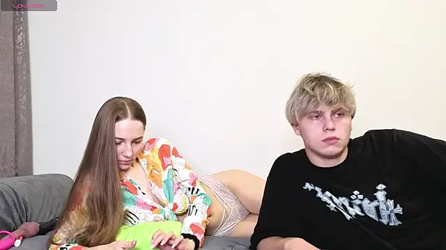 Emily and Ilumi online show from September 25, 10:19 am