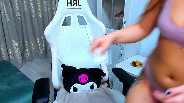 EveEvian online show from February 25, 6:42 pm