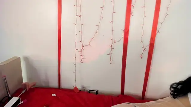 Cloe Leee online show from February 27, 4:41 am