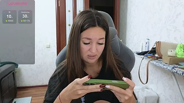 Nelly Fischer online show from December 8, 4:39 pm