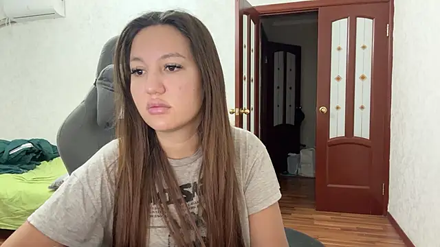 Nelly Fischer online show from December 11, 5:04 pm