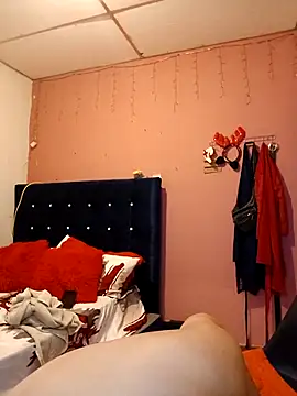 EllisW8 online show from February 19, 10:45 am