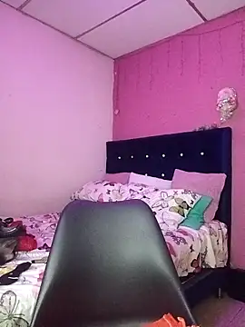 EllisW8 online show from October 13, 10:43 pm