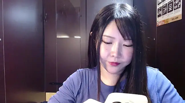 NATINATU252525 online show from March 16, 12:33 pm