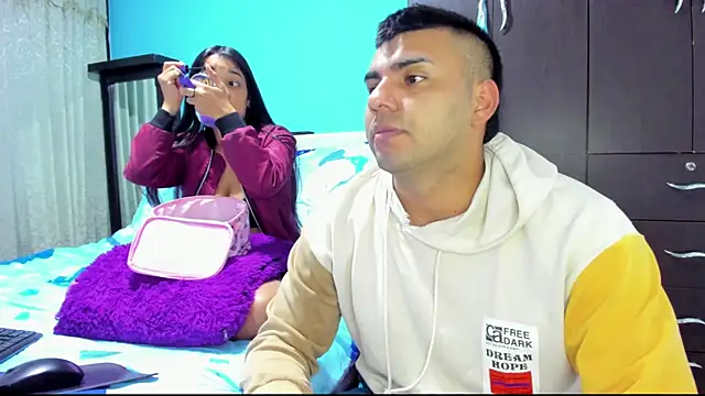 2ScarletandRyan8 online show from November 28, 10:07 am