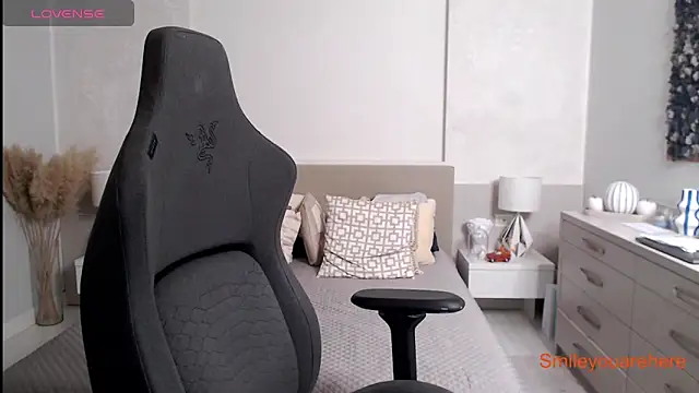 Snapshot of Smileyouarehere chatting on October 21, 1:39 am Smileyouarehere online show from October 21, 1:39 am