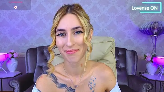 Snapshot of Sexy_Lava chatting on September 18, 6:04 am Sexy Lava online show from September 18, 6:04 am