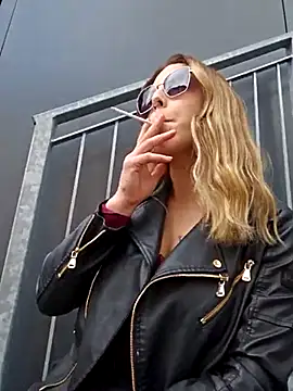 Mia Railey online show from March 13, 1:07 pm