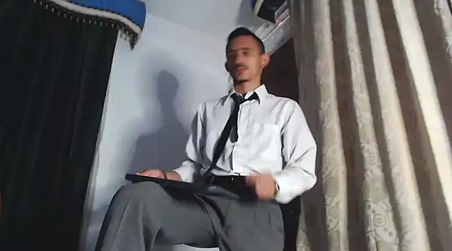 HomeAloneK online show from February 5, 8:04 pm