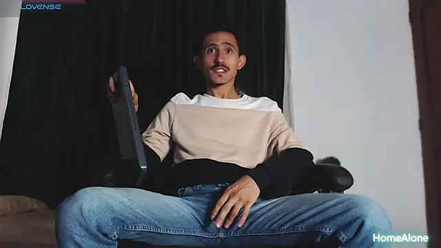 HomeAloneK online show from March 12, 6:22 pm