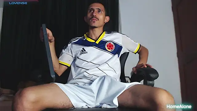 HomeAloneK online show from March 14, 7:44 pm