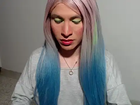 HugeDanex online show from November 22, 4:33 am