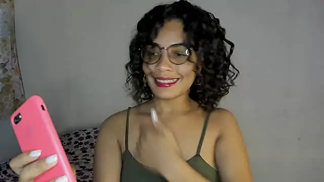 Jade Dorthini online show from February 22, 10:20 pm