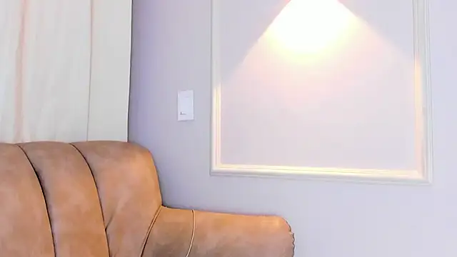 Lia walton online show from February 25, 12:03 pm