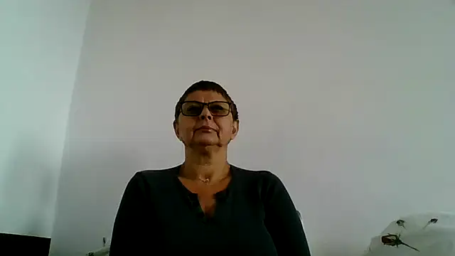 roseblak42 online show from October 2, 12:45 pm