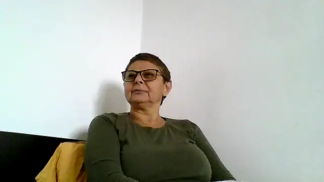 roseblak42 online show from October 7, 12:24 pm