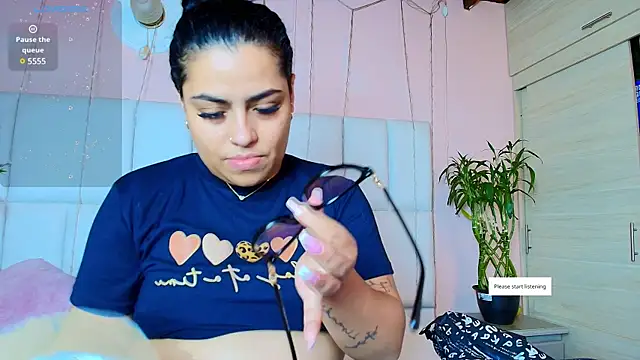 kiana cream online show from February 12, 11:40 am