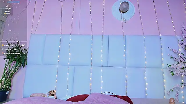 kiana cream online show from March 1, 3:38 pm