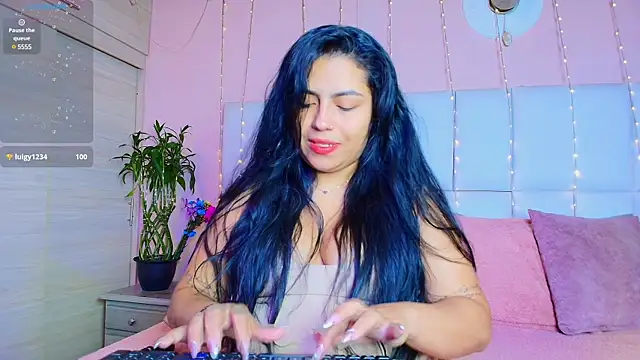 kiana cream online show from March 12, 12:36 pm