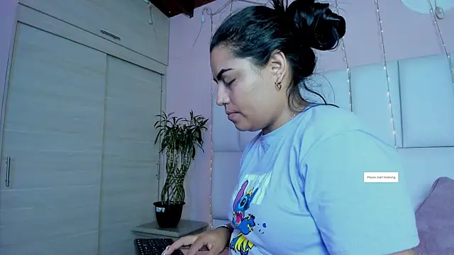 kiana cream online show from March 20, 11:38 am