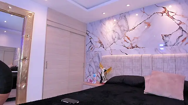 kiana cream online show from November 10, 11:31 am