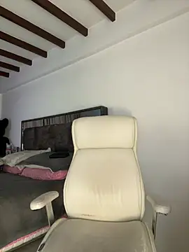 natashasweet online show from February 2, 1:02 am