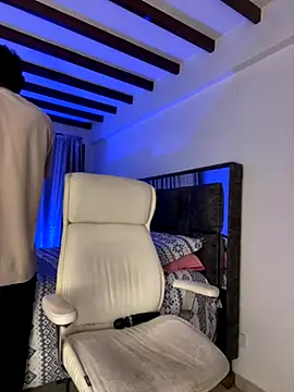 natashasweet online show from September 24, 11:30 pm