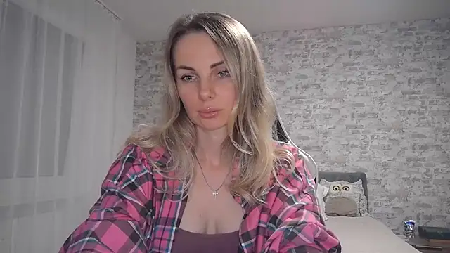 AlissonBia online show from October 9, 8:29 pm