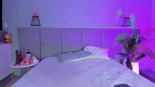 LiaVelez online show from March 13, 1:07 pm