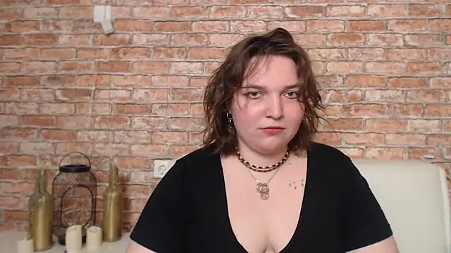 Amelia Kiss  online show from February 18, 6:59 am