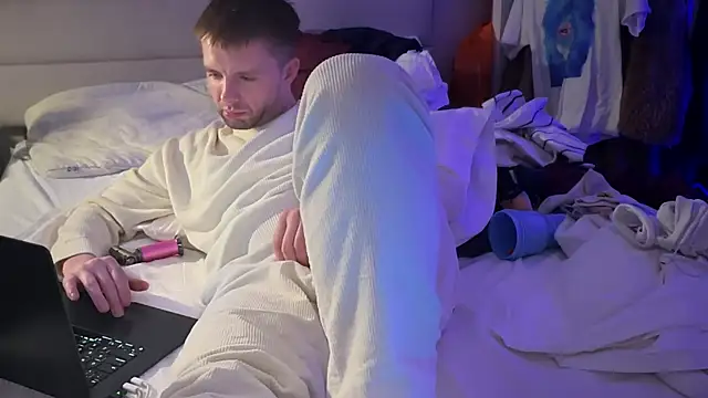 Snapshot of CupidZass chatting on January 3, 9:47 am CupidZass online show from January 3, 9:47 am