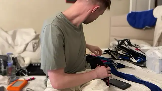 Snapshot of CupidZass chatting on February 1, 2:05 am CupidZass online show from February 1, 2:05 am