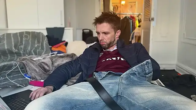 Snapshot of CupidZass chatting on December 4, 6:27 pm CupidZass online show from December 4, 6:27 pm