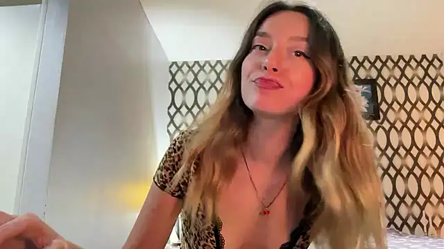 SirenaBelle online show from February 25, 12:24 pm